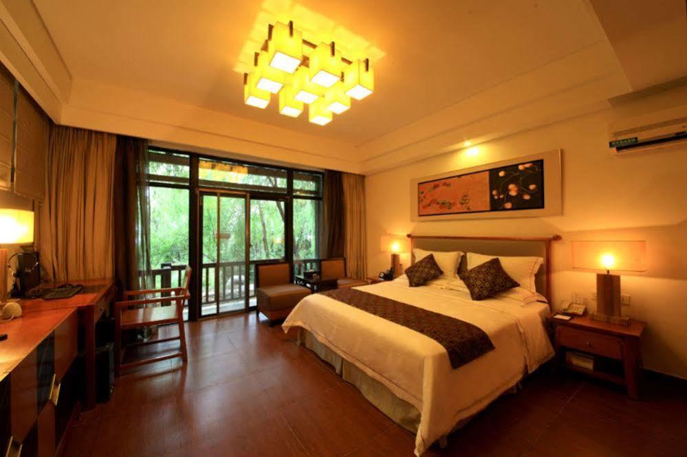 Country Garden Phoenix Hotel Jingmen Exterior photo